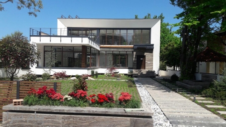 فروش یک دستگاه ویلای مدرن در شمال