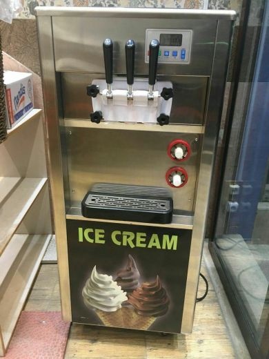 انواع دستگاه بستنی سه قیفه امبراکو ایتالیا وهیتاچی