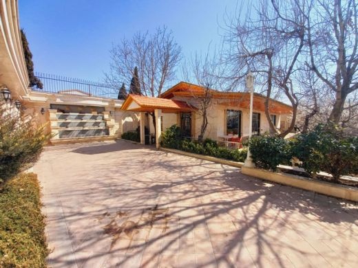 باغ ویلا 1250 متری شیک بنادار در شهریار