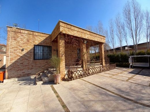 1175 متر باغ ویلای لوکس و سرسبز در شهریار
