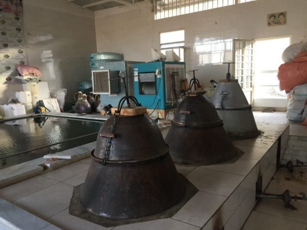 فروش انواع گلاب و عرقیات،گلاب کاشان،نعناع،بیدمشک،کاسنی،رازیا